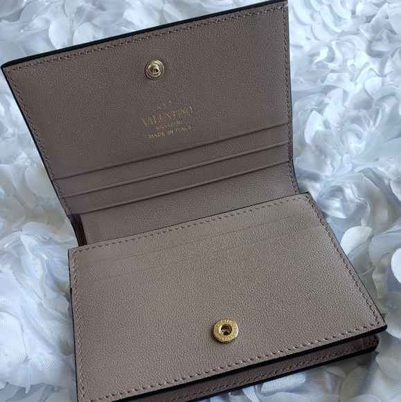 💫SOLD💫 VALENTINO Garavani Small Rockstud Wallet - Picture 5 of 12